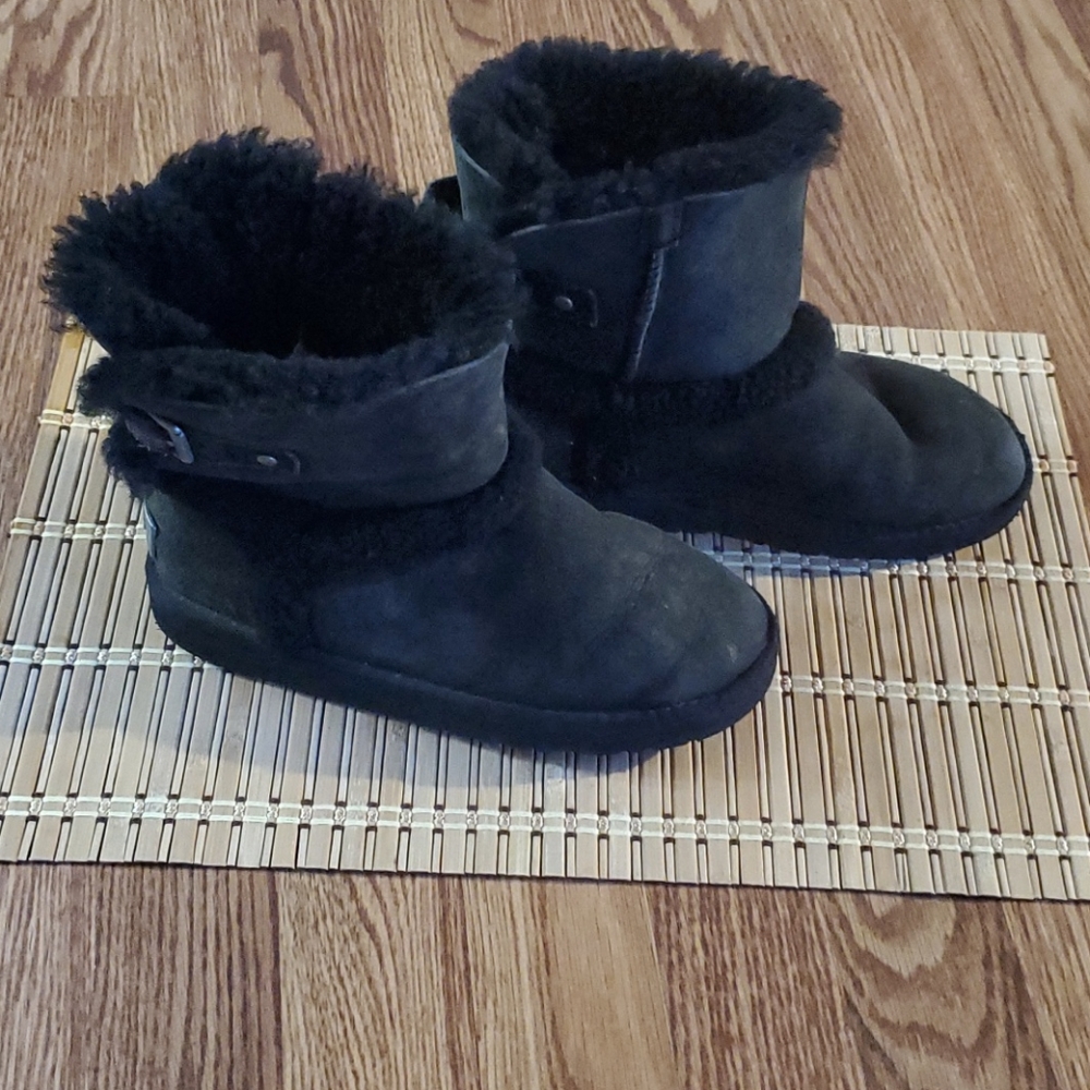 Ugg children size 3